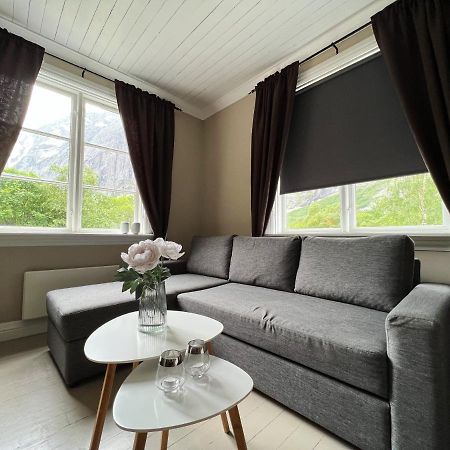 Trollveggen Stasjon Hotel Åndalsnes Екстериор снимка