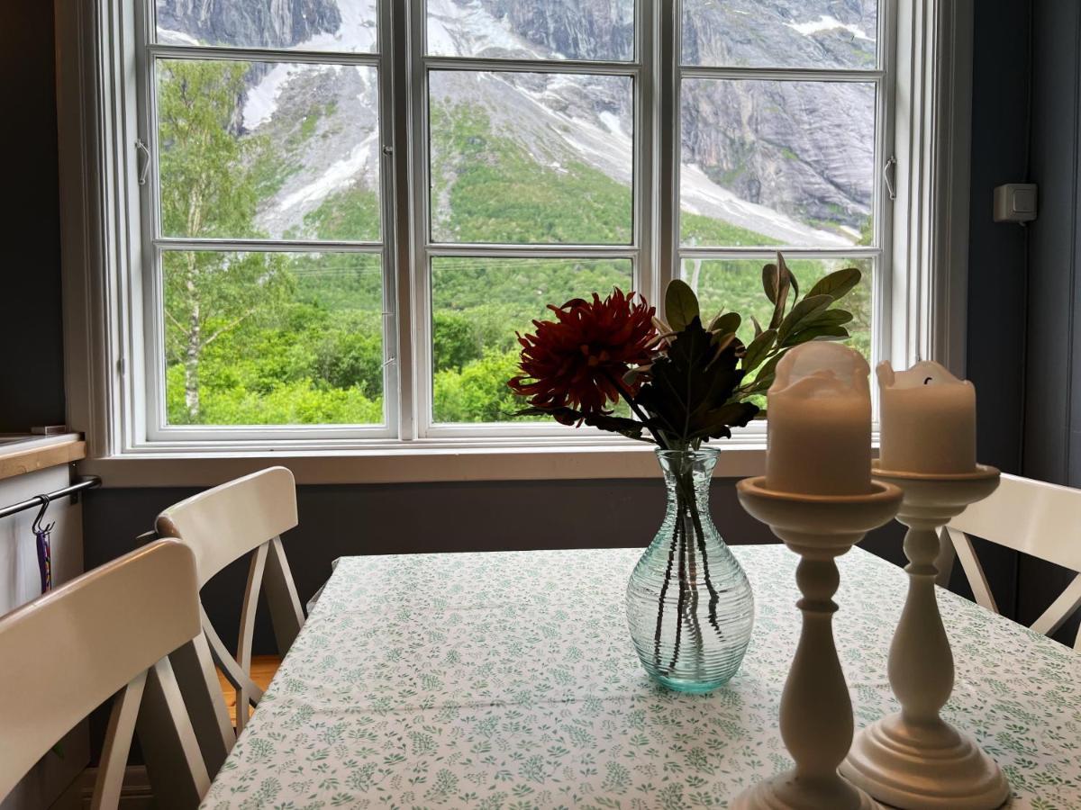 Trollveggen Stasjon Hotel Åndalsnes Екстериор снимка