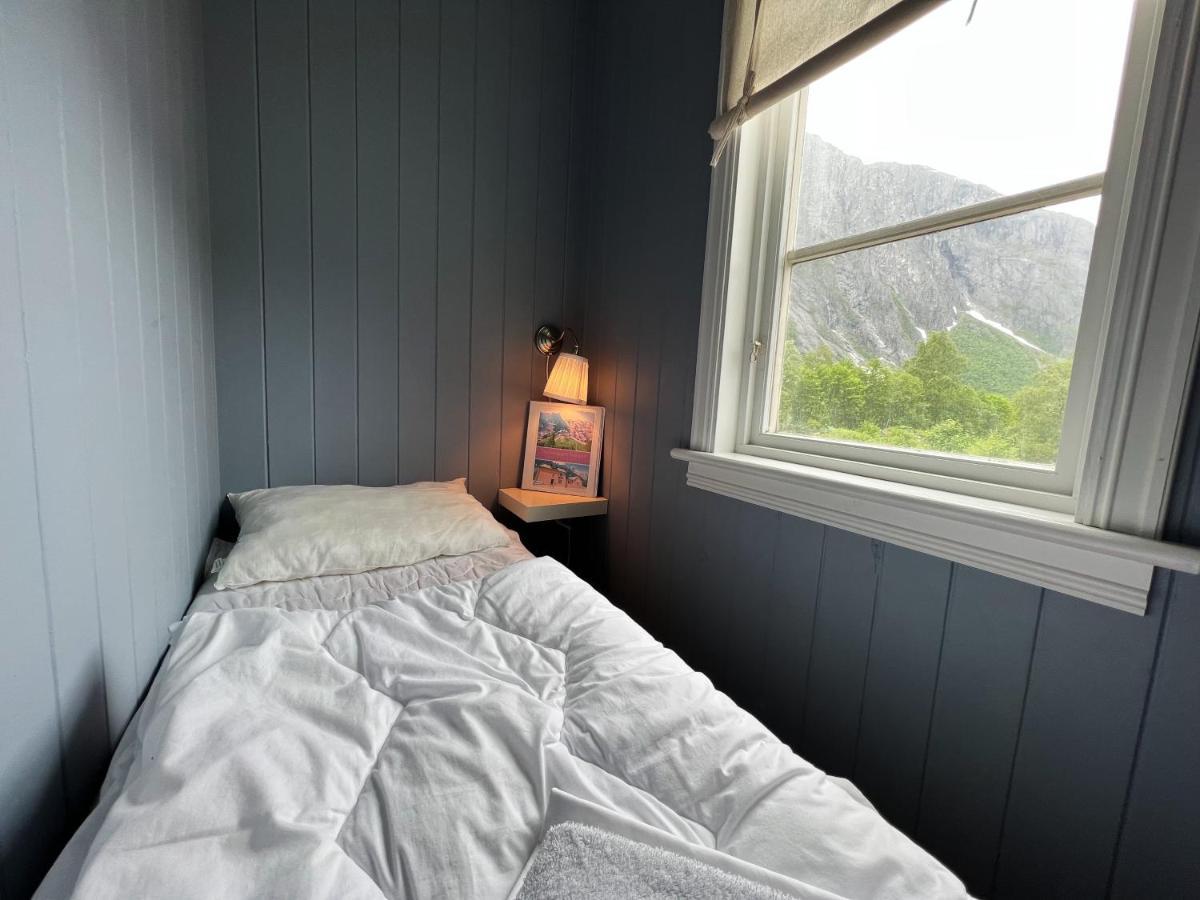 Trollveggen Stasjon Hotel Åndalsnes Екстериор снимка